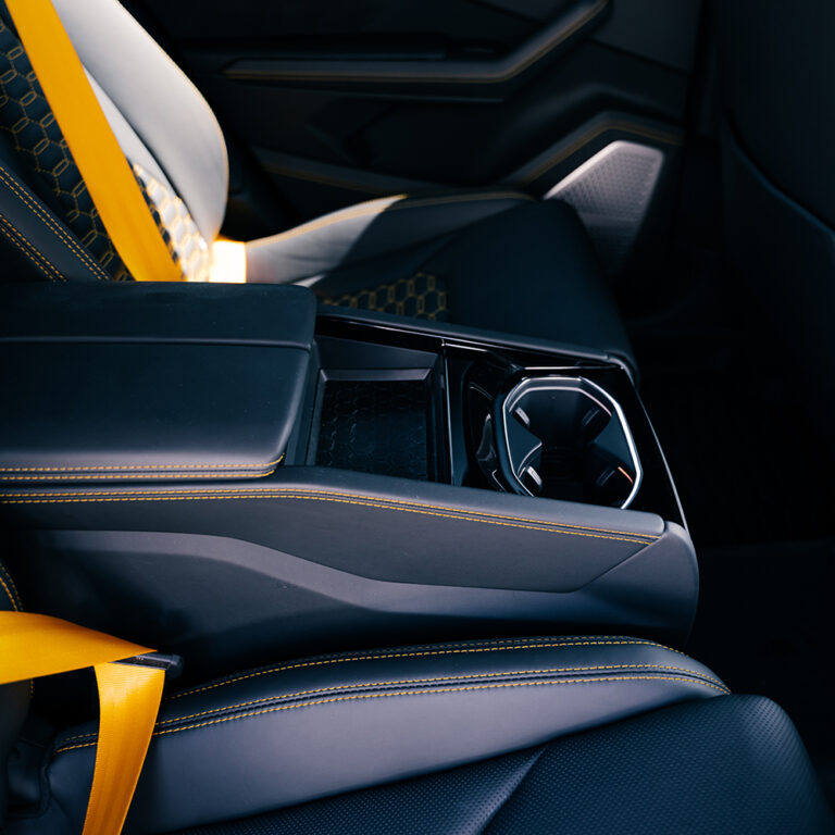 Lamborghini Urus S Blue - Image 23